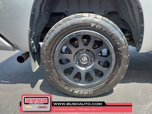 Used 2017 Toyota Tundra SR5 w/ SR5 Upgrade Package AWD/4WD image 6