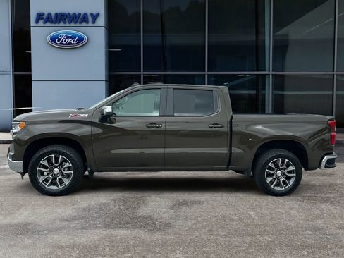 Used 2024 Chevrolet Silverado 1500 LT AWD/4WD image 7
