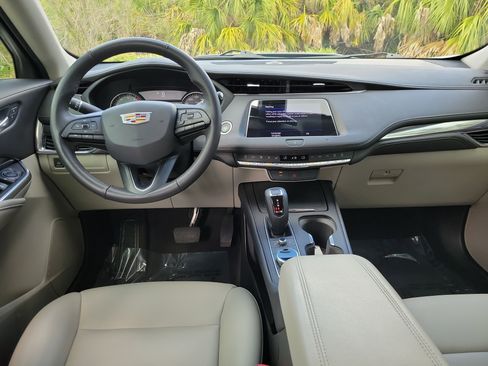 Used 2019 Cadillac XT4 Luxury FWD image 13