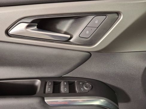 Used 2024 Chevrolet Traverse LT image 25