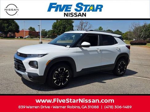 Used 2022 Chevrolet TrailBlazer LT FWD image 3