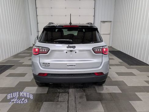 Used 2026 Jeep Compass Limited AWD/4WD image 3