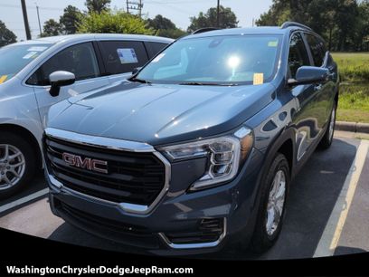 Used 2024 GMC Terrain SLE w/ Driver Convenience Package