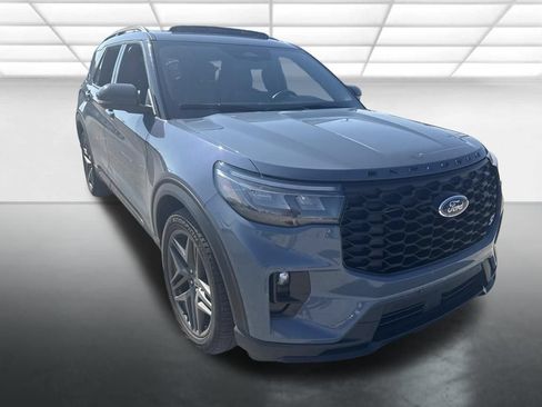 Used 2025 Ford Explorer ST w/ Sun And Sound Package AWD/4WD image 3