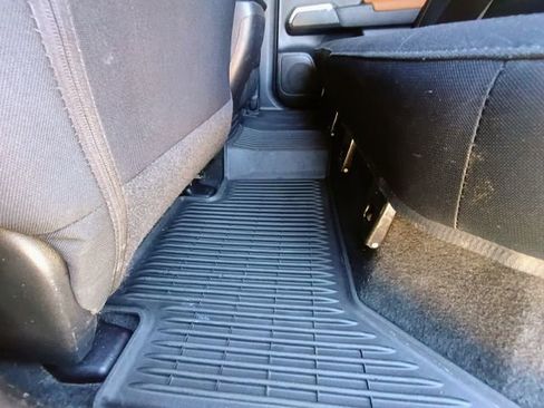 Used 2018 Toyota Tacoma SR5 w/ SR5 Appearance Package (SM) RWD image 65