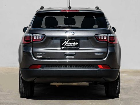 Used 2018 Jeep Compass Latitude w/ Cold Weather Group image 9