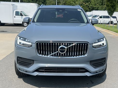 Used 2023 Volvo XC90 B5 Core AWD/4WD image 4