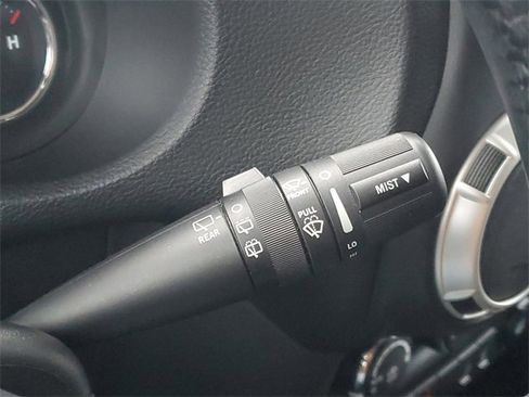 Used 2017 Jeep Wrangler Unlimited Sahara w/ Connectivity Group image 18