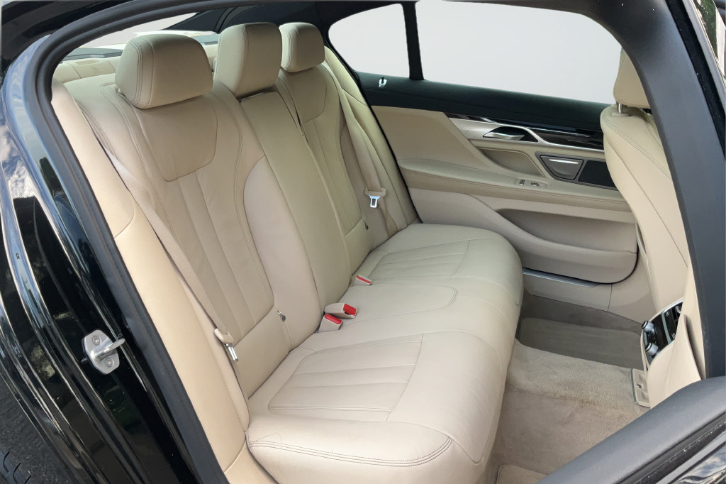 Used 2018 BMW 740i RWD image 20