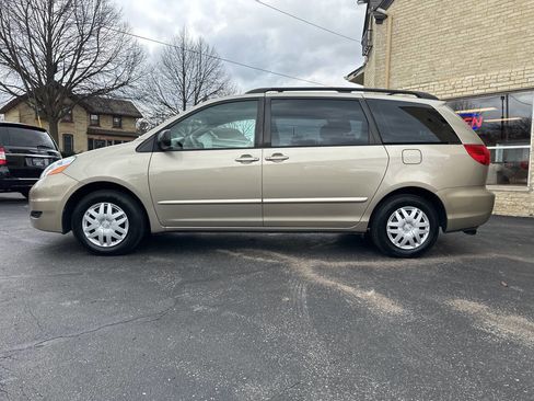 Used 2008 Toyota Sienna CE image 2
