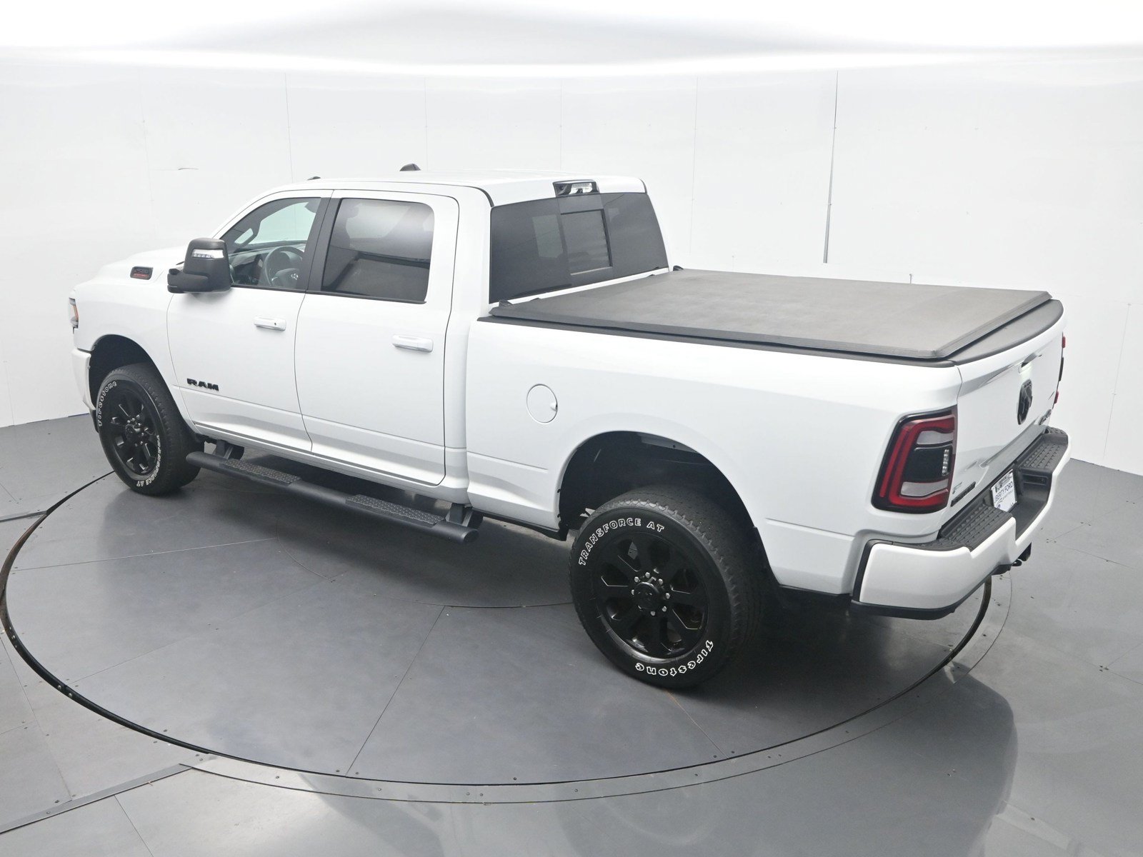 Used 2024 RAM 2500 Big Horn w/ Night Edition AWD/4WD image 30