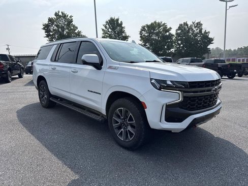 Used 2021 Chevrolet Suburban Z71 w/ Z71 Signature Package AWD/4WD image 3