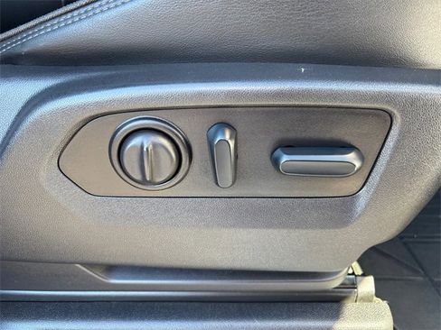 Used 2022 Chevrolet Silverado 3500 High Country image 43