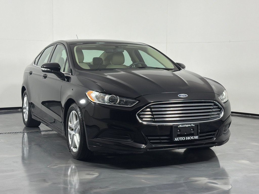 Used 2016 Ford Fusion SE FWD image 3