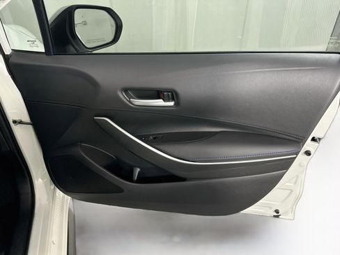 Used 2020 Toyota Corolla SE w/ SE Premium Package FWD image 30