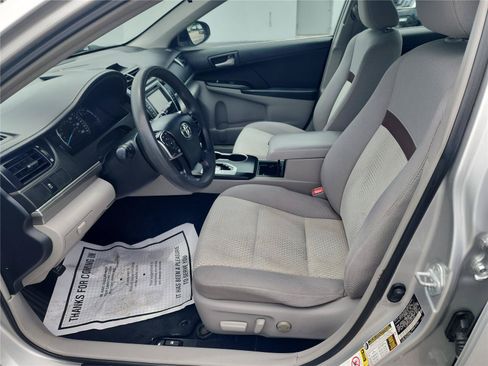 Used 2012 Toyota Camry LE FWD image 12