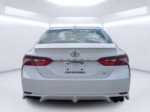 Used 2024 Toyota Camry SE FWD image 4