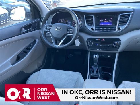 Used 2017 Hyundai Tucson SE image 19