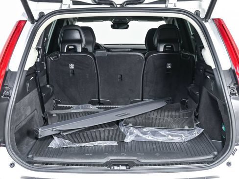 Certified 2025 Volvo XC90 B5 Core w/ Protection Package Premier AWD/4WD image 31