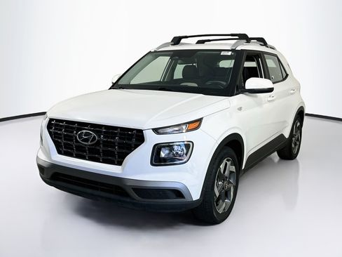 Used 2023 Hyundai Venue SEL FWD image 1