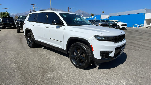Used 2023 Jeep Grand Cherokee L Limited w/ Black Appearance Package RWD image 34