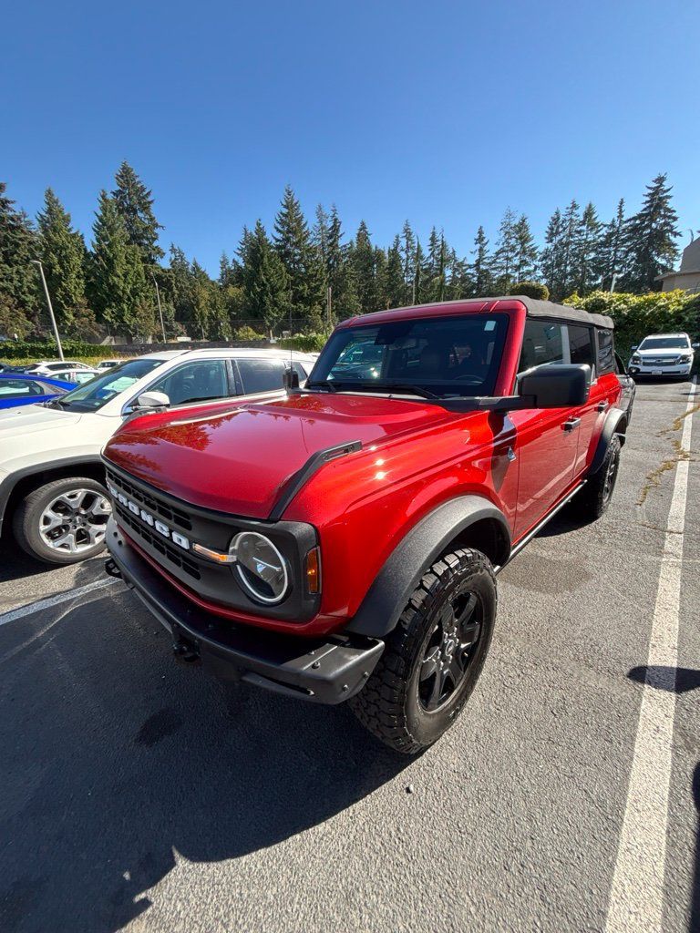 Used 2022 Ford Bronco Black Diamond AWD/4WD image 1