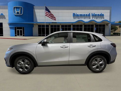 New 2026 Honda HR-V LX image 2