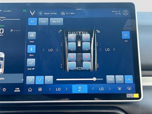 New 2025 VinFast VF 8 Plus image 16