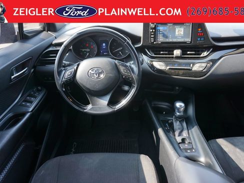 Used 2018 Toyota C-HR XLE FWD image 12