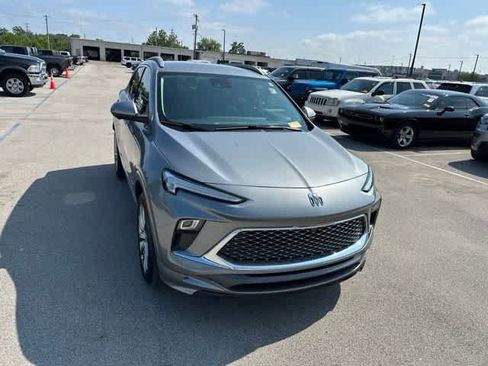 Used 2024 Buick Encore GX Avenir w/ Avenir Technology Package AWD/4WD image 30