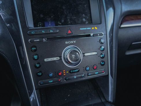 Used 2017 Ford Explorer Platinum image 13