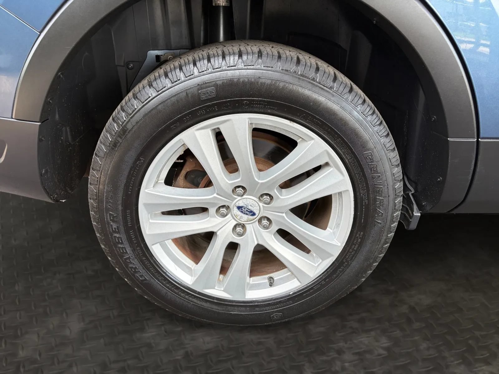 Used 2019 Ford Explorer XLT w/ Equipment Group 202A AWD/4WD image 41