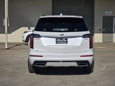 Used 2024 Cadillac XT6 Sport w/ Platinum Package image 8