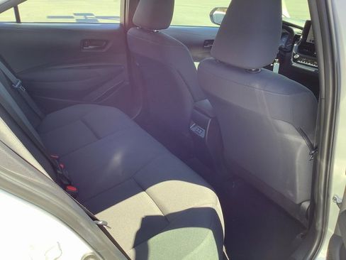 Used 2023 Toyota Corolla LE image 32