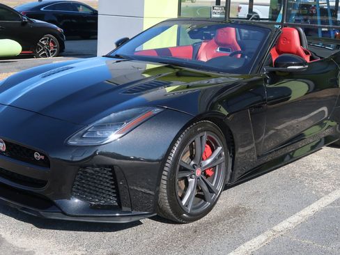 Used 2020 Jaguar F-TYPE SVR image 23