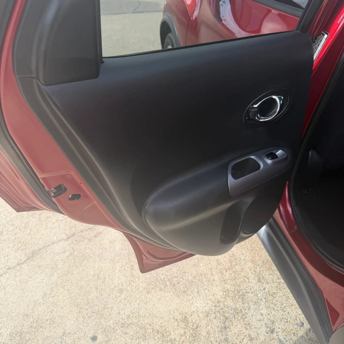 Used 2016 Nissan Juke SV FWD image 13