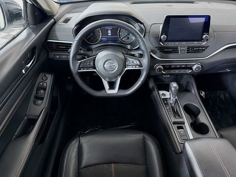 Certified 2019 Nissan Altima 2.5 SR w/ SR Premium Package AWD/4WD image 4