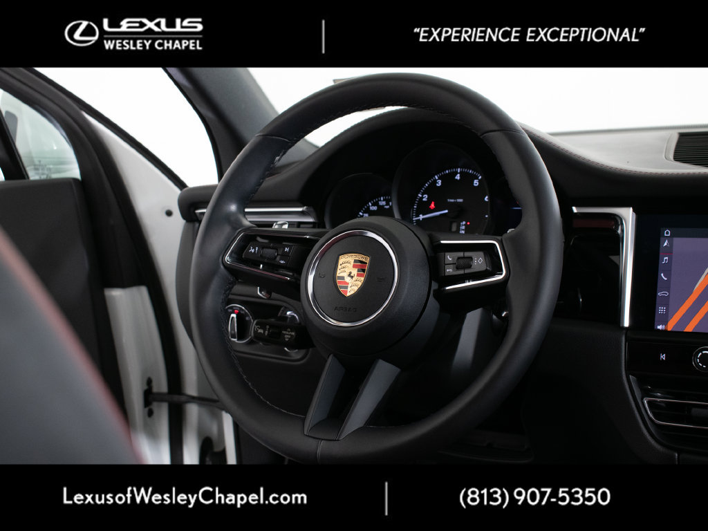Used 2024 Porsche Macan AWD/4WD image 18