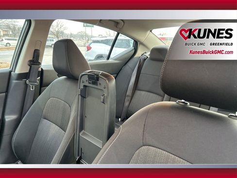 Used 2025 Nissan Altima 2.5 SV image 18