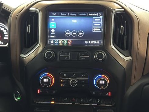 Used 2020 Chevrolet Silverado 3500 High Country w/ Z71 Off-Road Package image 10