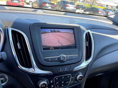 Used 2023 Chevrolet Equinox LT w/ Driver Convenience Package AWD/4WD image 19