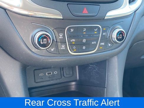 Used 2020 Chevrolet Equinox LT image 14