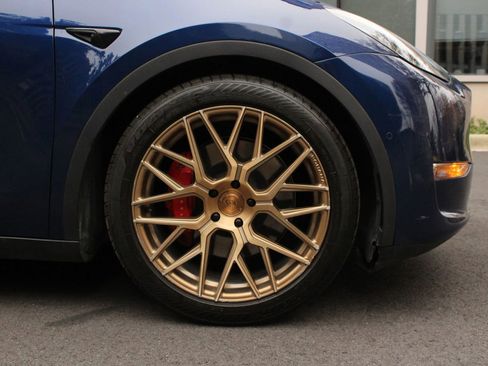 Used 2021 Tesla Model Y Performance AWD/4WD image 4