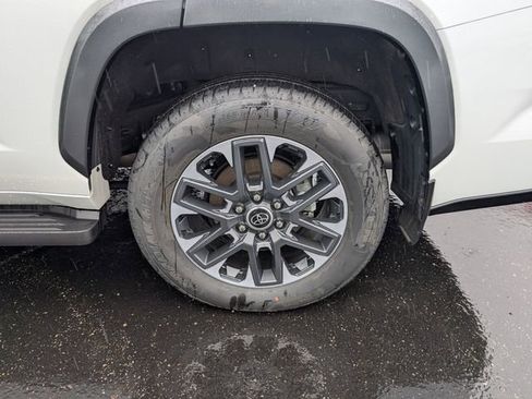 Used 2024 Toyota Sequoia Limited AWD/4WD image 22