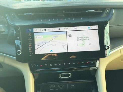 New 2026 Jeep Grand Cherokee L Limited w/ Luxury Tech Group II AWD/4WD image 28