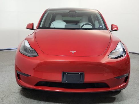 Used 2023 Tesla Model Y Long Range AWD/4WD image 2
