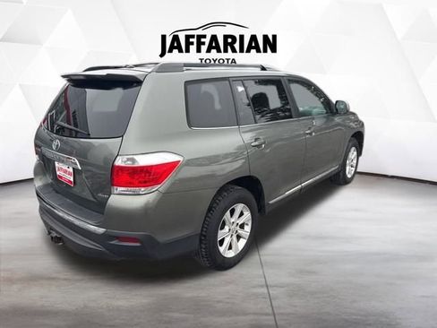 Used 2011 Toyota Highlander 4WD image 3