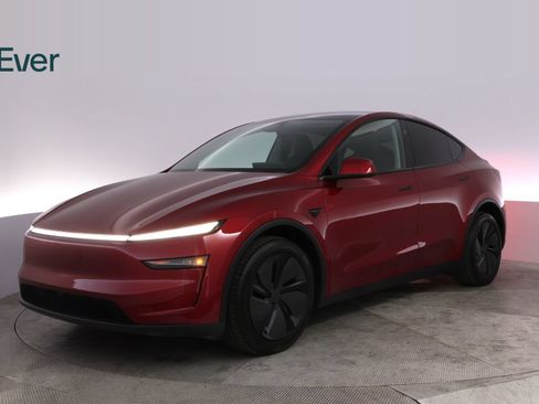 Used 2026 Tesla Model Y Long Range RWD image 2