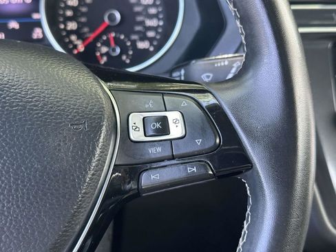 Used 2021 Volkswagen Tiguan SE AWD/4WD image 22