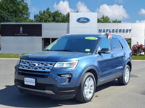 Certified 2019 Ford Explorer XLT w/ Equipment Group 201A AWD/4WD image 2
